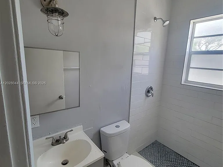1720 NW 1st Pl #1 — Photo 7