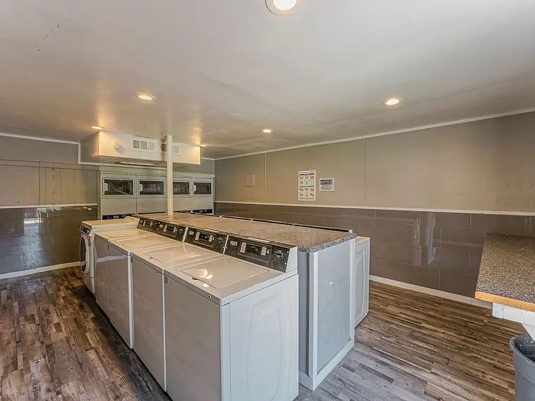 South Crest Apartments: All Bills Paid -Dazzling Dallas Apartments in Quiet Area! — Photo 69