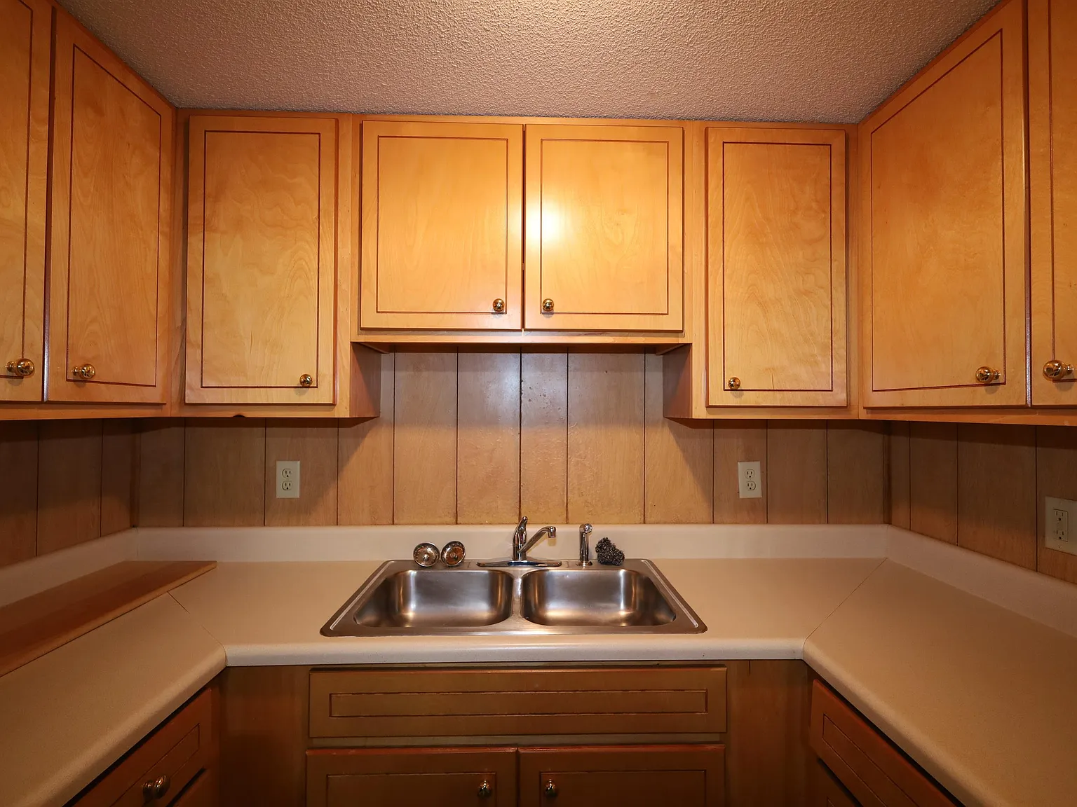 207 East Moore Street — Photo 2