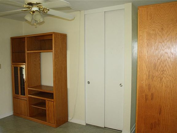 5th image of 8272 Agress Ave