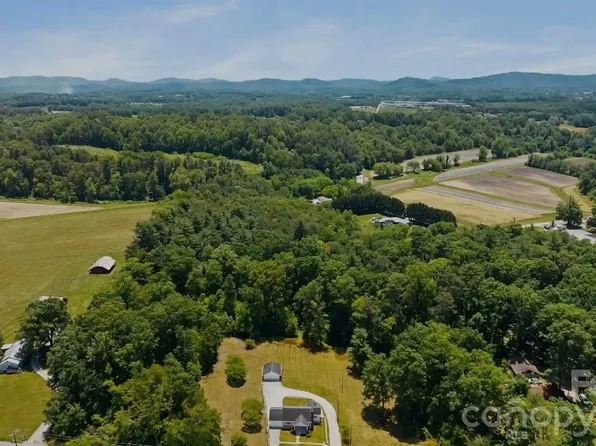 1230 Dana Rd, Hendersonville, NC 28792