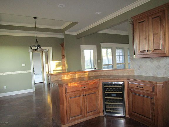3rd image of 119 Grand Lake Dr
