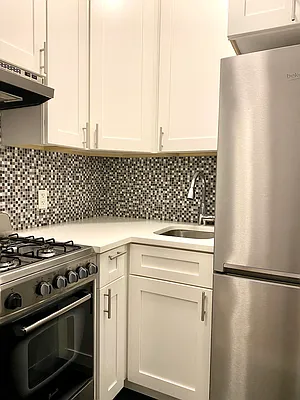 Rented by Paley Management | media 20