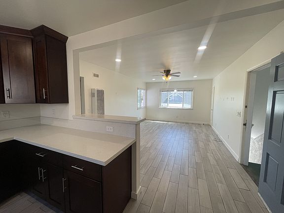 2nd image of 943 Thomas Ave