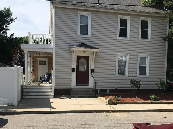 24 Collins St, Amesbury, MA 01913