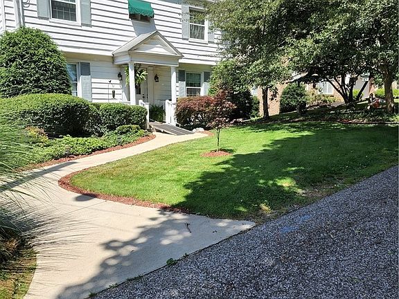 2nd image of 105 Pine Knoll Ter