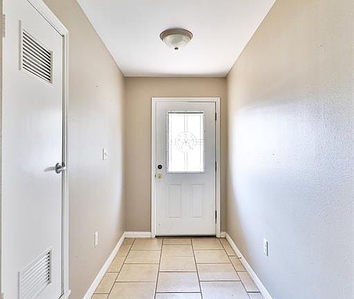 4th image of 2502 Glenwood Dr