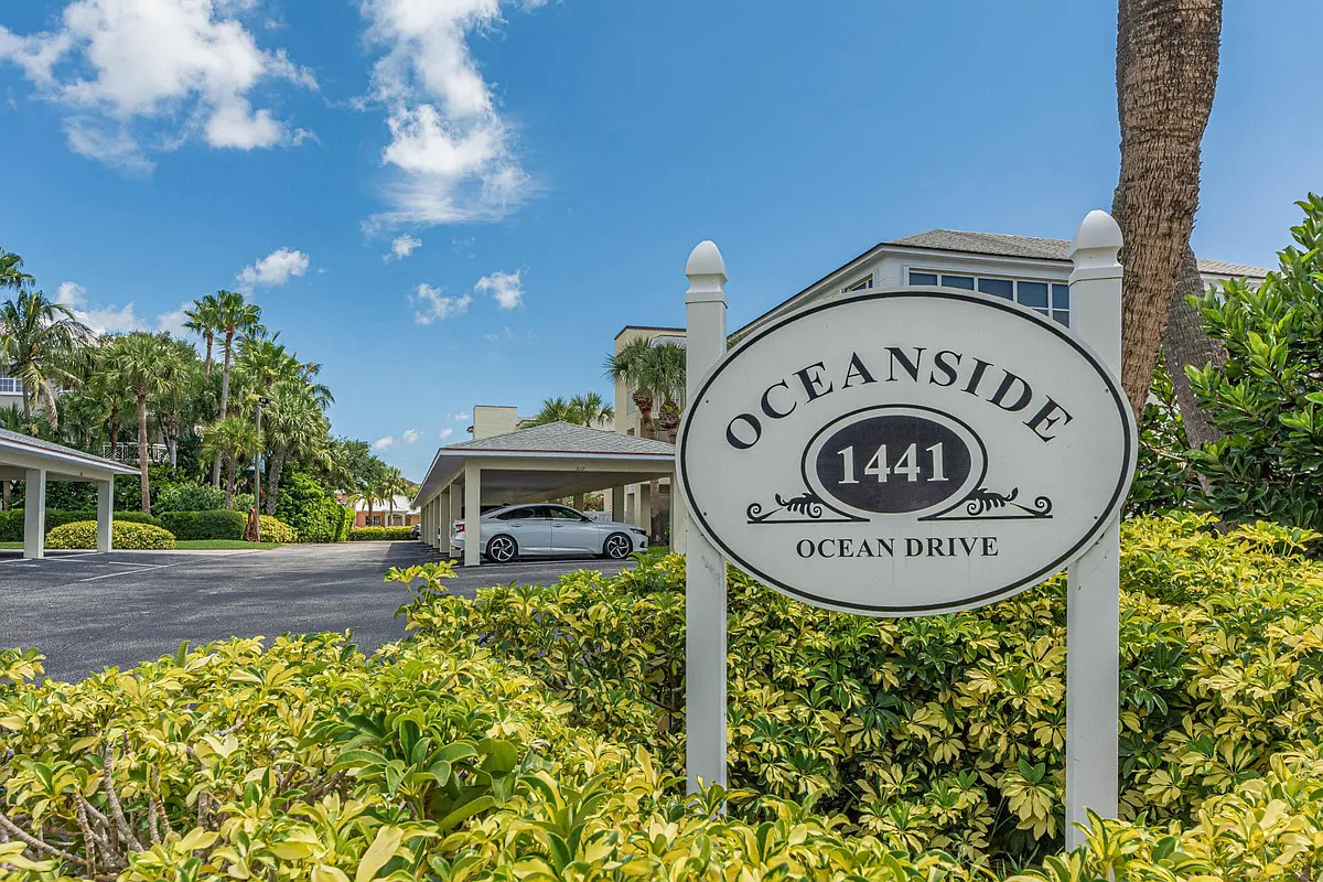 Building Photo - 1441 Ocean Dr