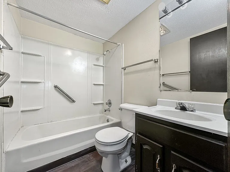 Watrous Apartments — Photo 13