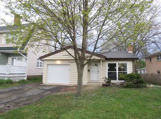 609 Delles Rd, Wheaton, IL 60187