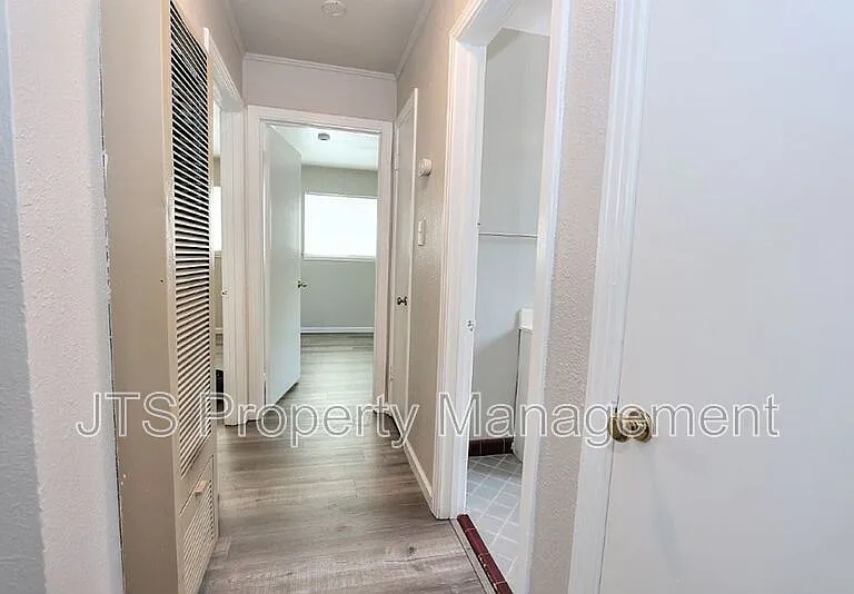 4439 V St #1 — Photo 34