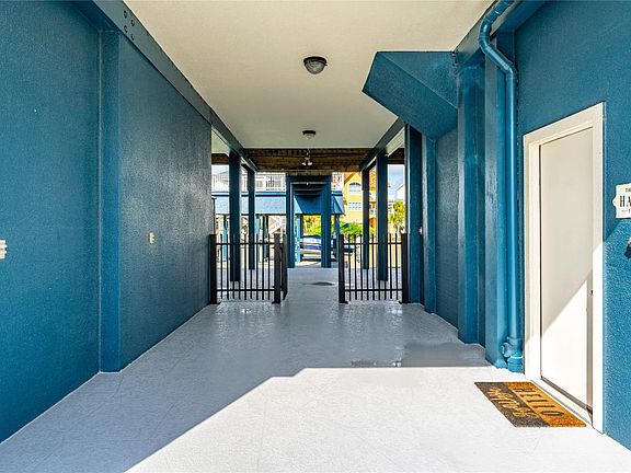 3rd image of 3607 Cove Ln
