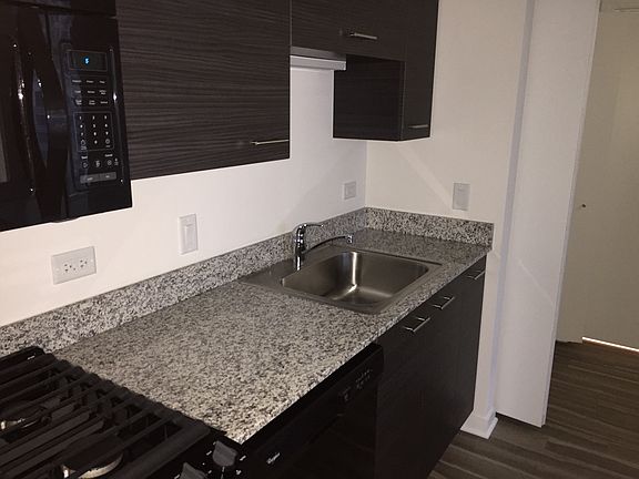 5th image of 801 Lasalle St #1110