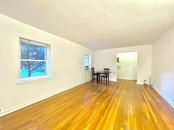 5th image of 40 Glenwood Ave APT 1K