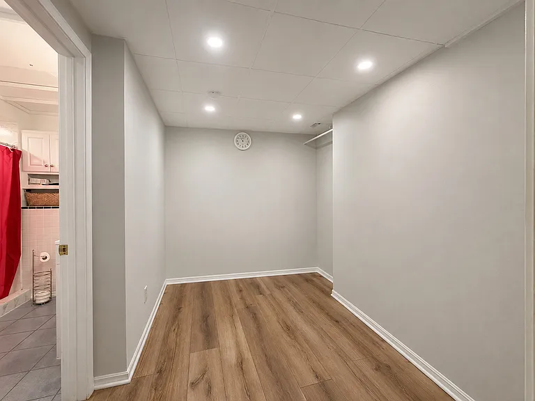 1021 Stonegate Rd — Photo 14