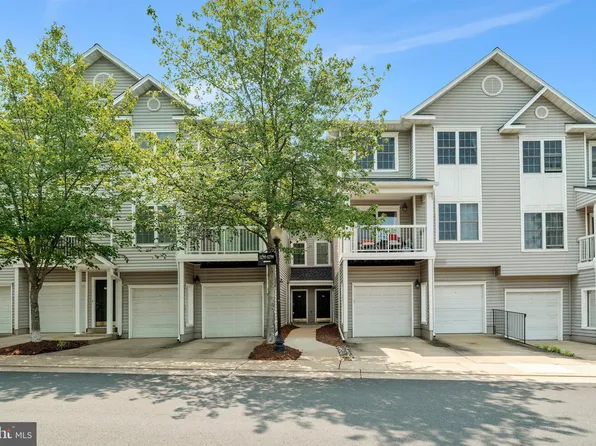 12805 Fair Briar Ln, Fairfax, VA 22033