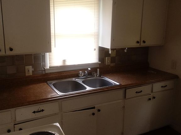 2nd image of 7207 Olive St