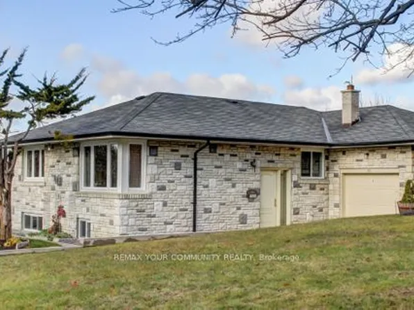 10 Tinder Cres Basement 2, Toronto, ON M4A 1L3