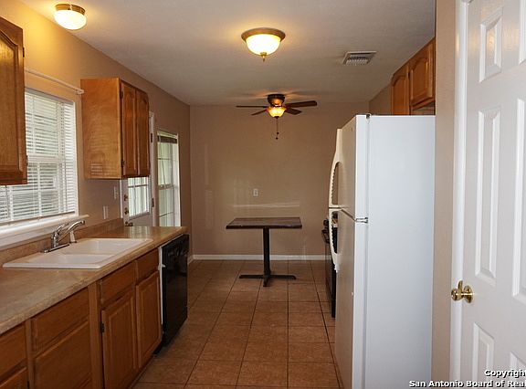 3rd image of 451 Wayside Dr