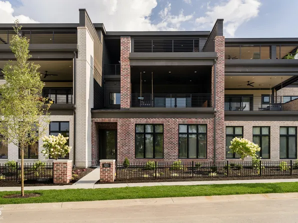 523 Village Green Dr, Carmel, IN 46032