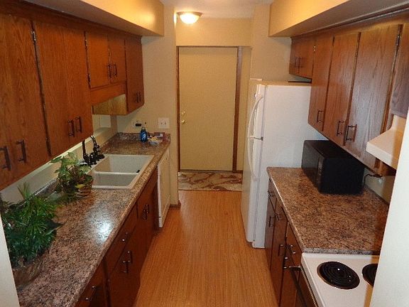 4th image of 1829 Zanzibar Ln N