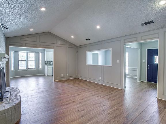 3rd image of 6221 Acapulco Dr
