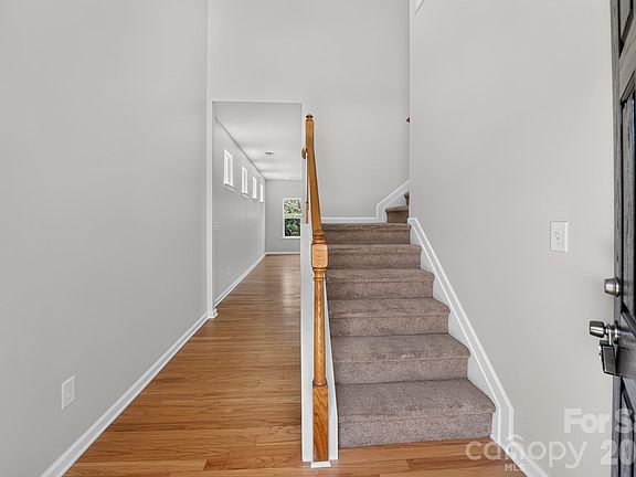 3rd image of 78199 Rillstone Dr