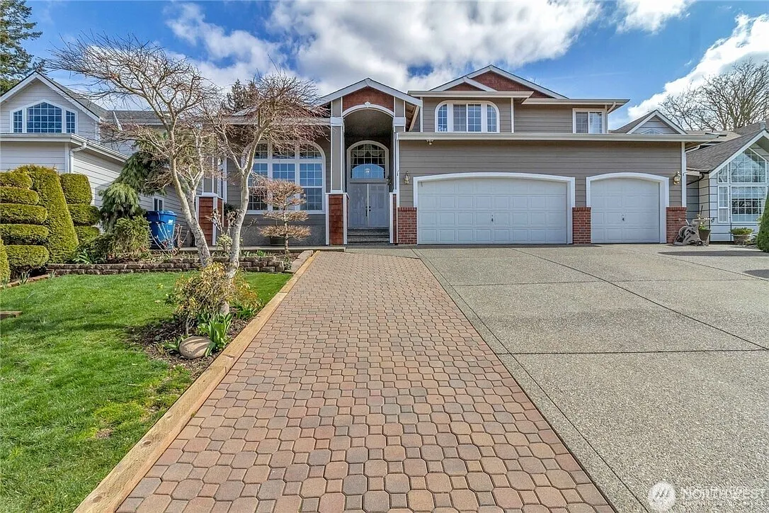 27018 117th Place SE photo 1