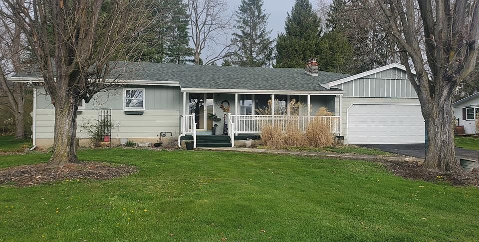 1st image of 30 Orchard Dr