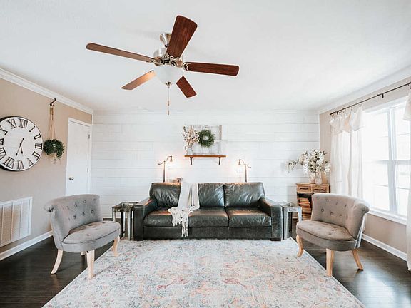 3rd image of 348 Caboose Ln