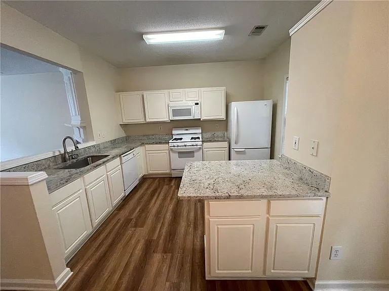 4085 Howell Park Rd — Photo 5