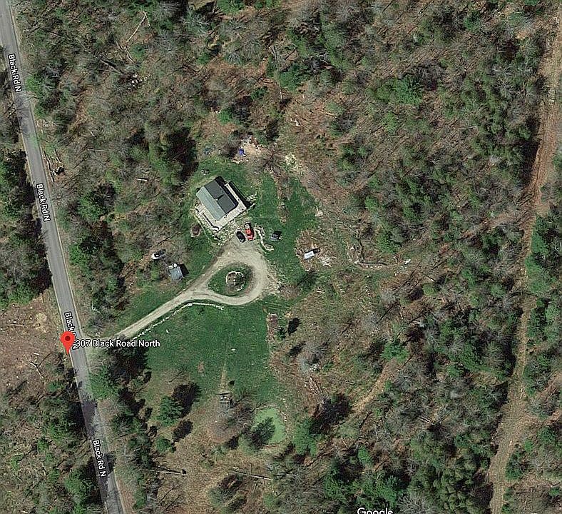 2nd image of 307 Black Rd N