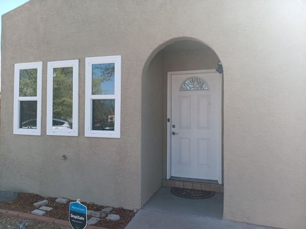 547 Adrian St SW, Albuquerque, NM 87121