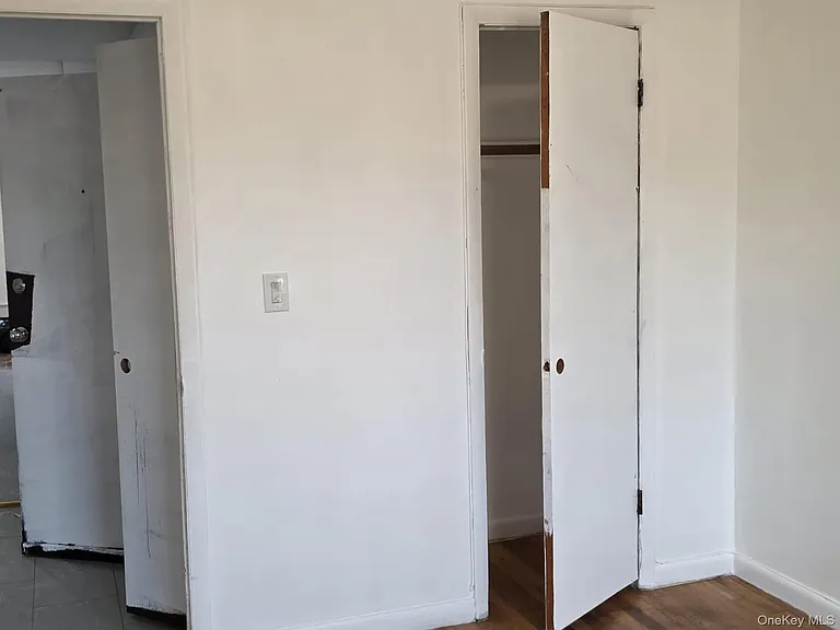 2831 Roebling Ave — Photo 7