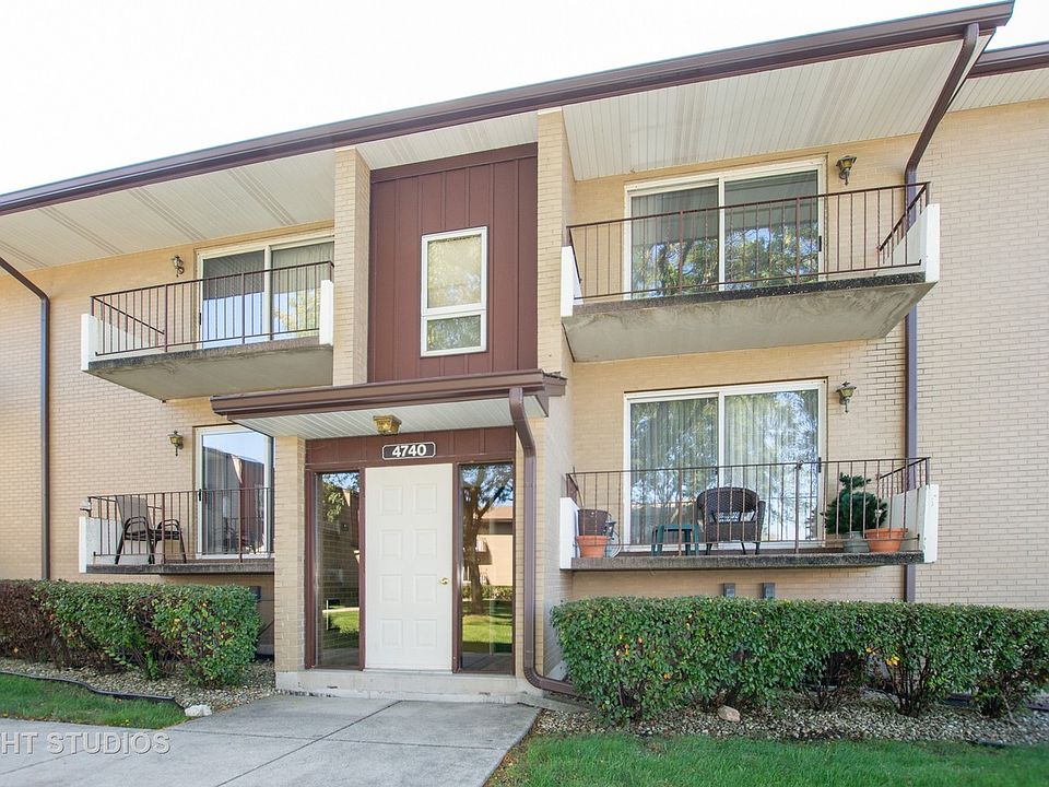1st image of 4740 W 105th Pl APT 204