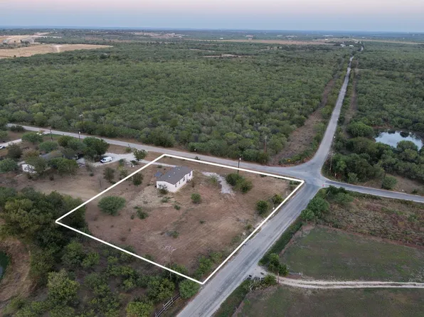 30 Tower Rd, Lockhart, TX 78644