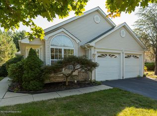 45 Skyline Dr, Lakewood, NJ 08701