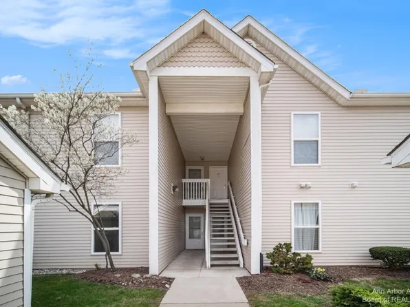 1701 Weatherstone Dr, Ann Arbor, MI 48108