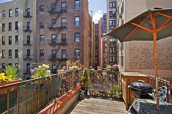 Sold by Corcoran | media 16