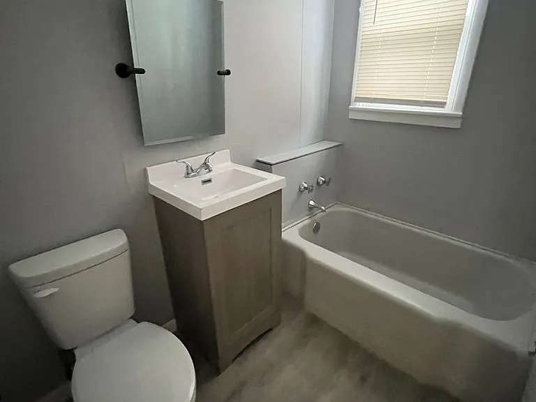 924 N Stevens St — Photo 17