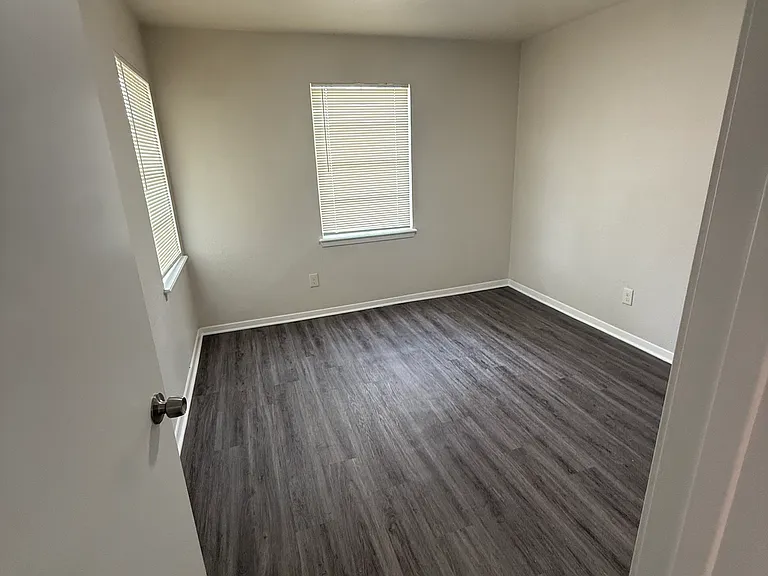 12636 Rialto Dr — Photo 10