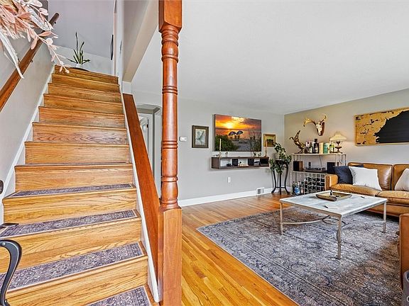 4th image of 124 Drexler Ave S