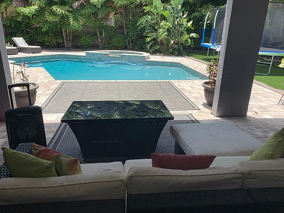 3rd image of 761 Nina Dr