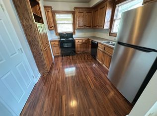 307 SW 15 St, Blue Springs MO 64014/ 2 bedroom/ 2 Full baths house - Rent $1375, Blue Springs, MO 64015
