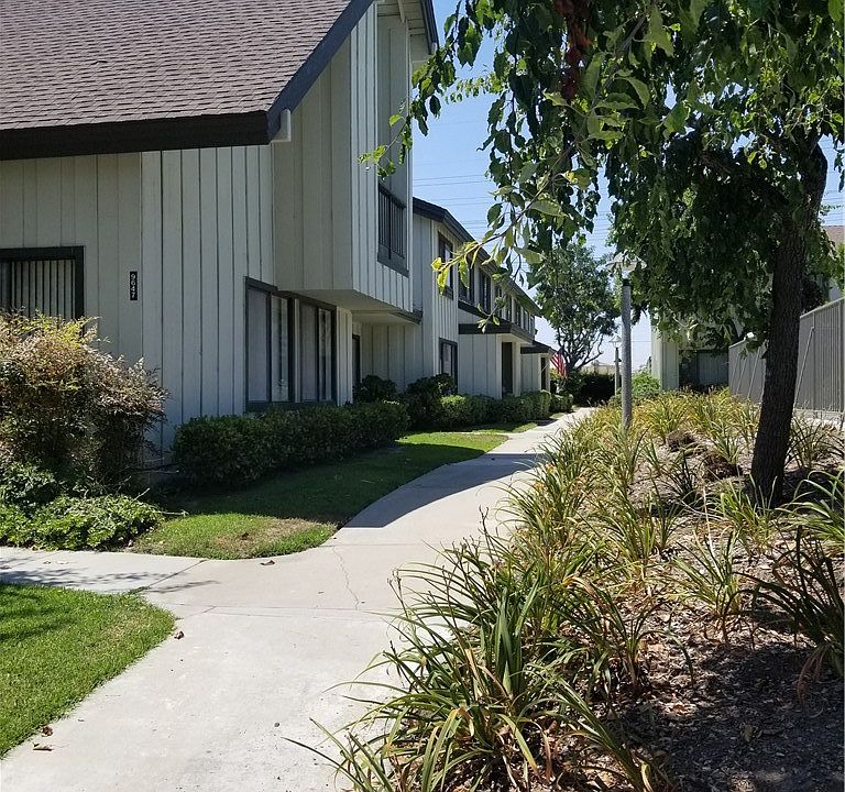 1st image of 9641 Karmont Ave
