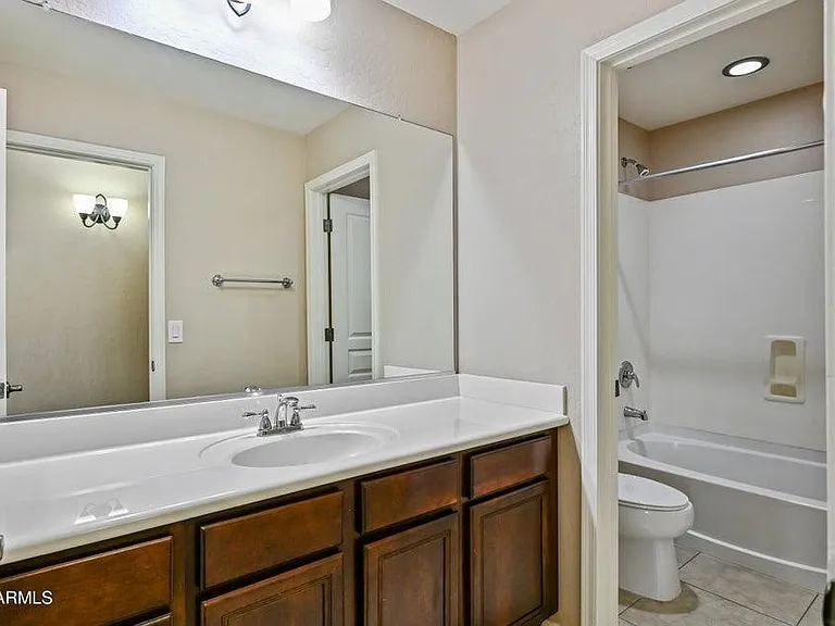 7102 W Katharine Way — Photo 26