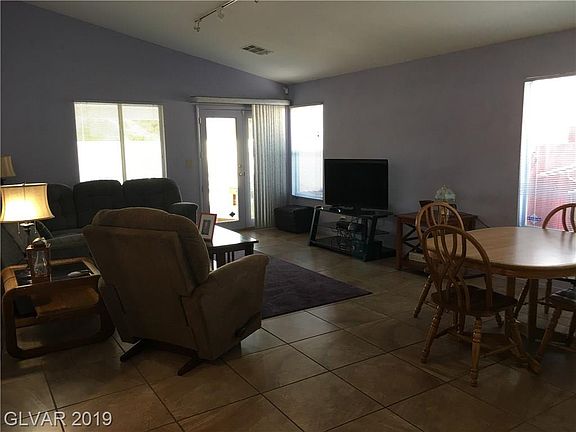 4th image of 8308 Spruce Meadows Ave