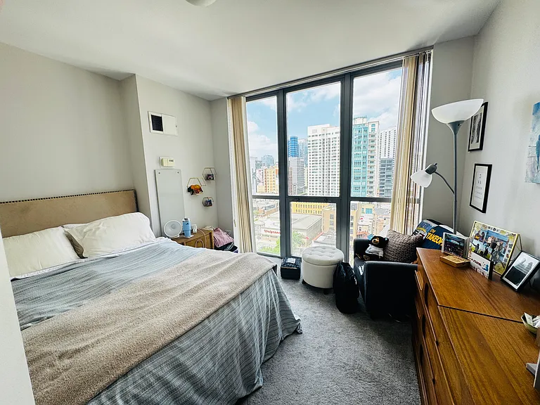 600 N Dearborn St #13 — Photo 23