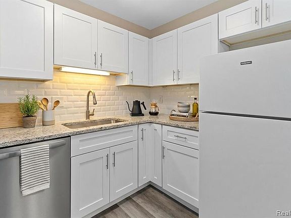 4th image of 1545 Cherboneau Pl APT 41
