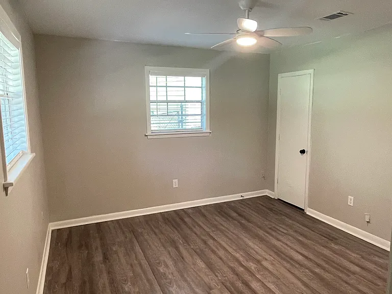 Master bedroom - Pic 2